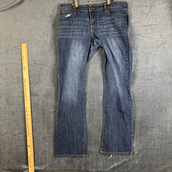 Old Navy The Flirt Women’s Mid-rise Blue Straight Leg Jeans w/distressing Sz 10 - Picture 1 of 12